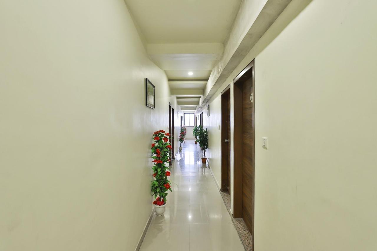 Oyo 15417 Red Rose Hotel Watuwa Eksteriør billede