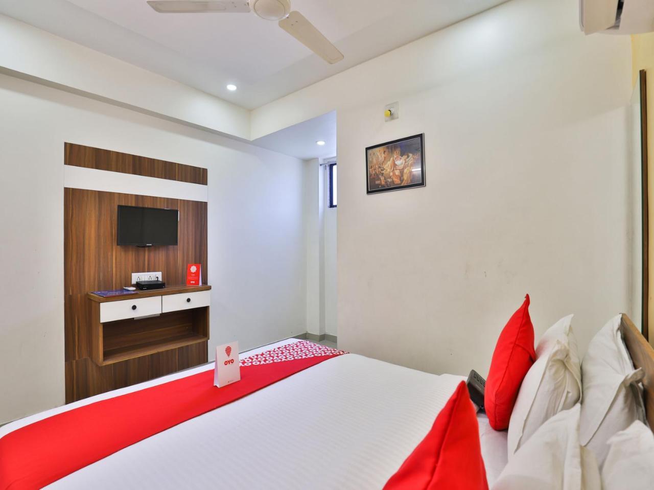 Oyo 15417 Red Rose Hotel Watuwa Eksteriør billede